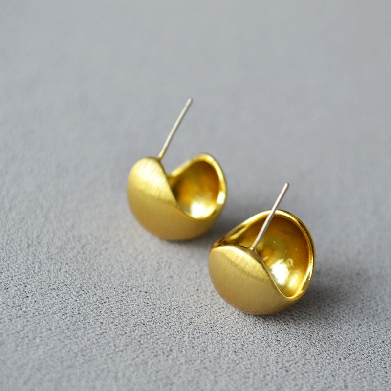 Beautiful Gold Earring with Unique Style