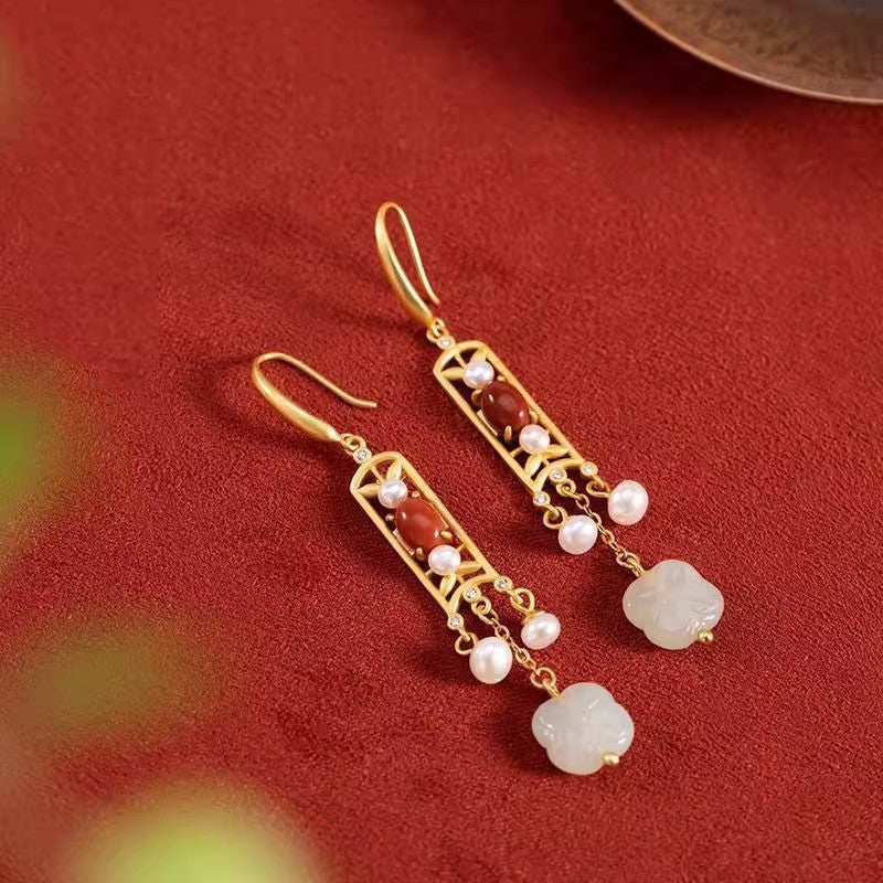 Stunning Gold Earring for Daily Wear