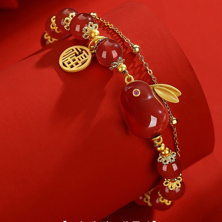 Classic Gold Bracelet with Timeless Appeal