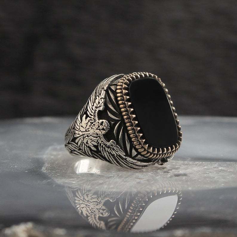 Classic Gold Ring with Timeless Appeal