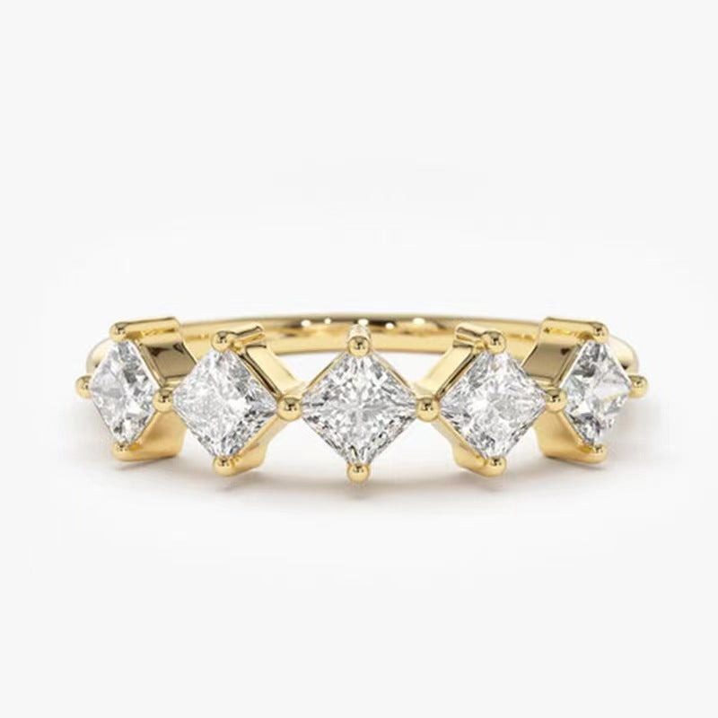 Classic Gold Ring with Timeless Appeal