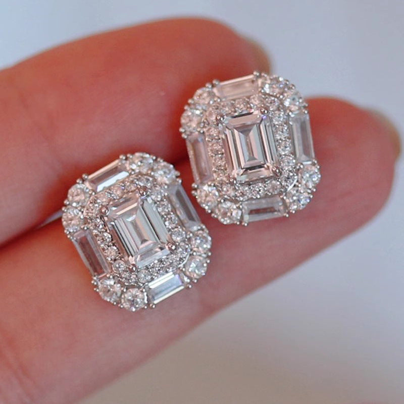 Charming Earring for Any Occasion