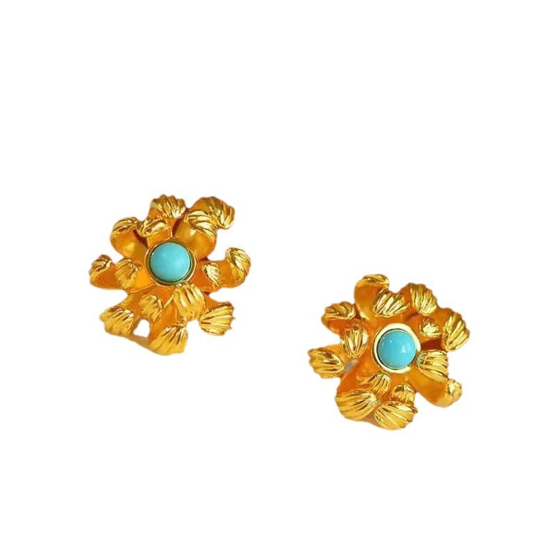 Charming Silver Earring for Any Occasion