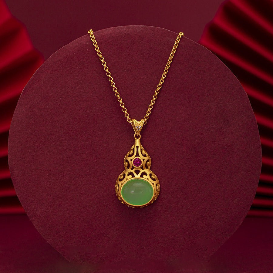 Beautiful Gold Necklace with Unique Style