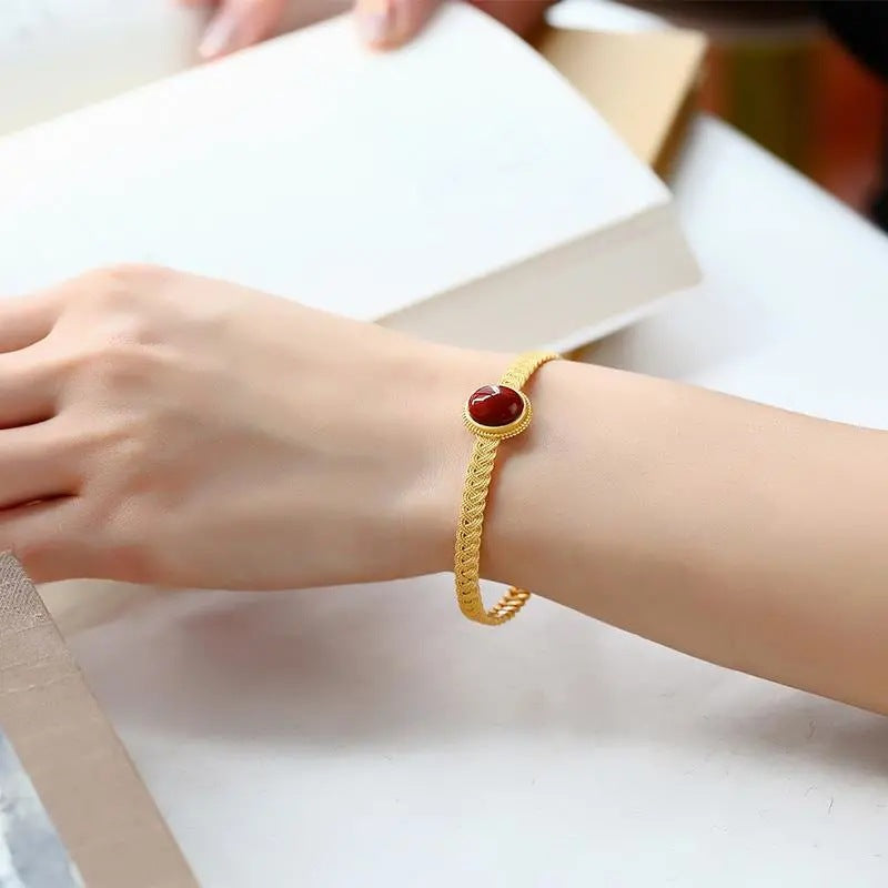 Stunning Gold Bracelet for Daily Wear