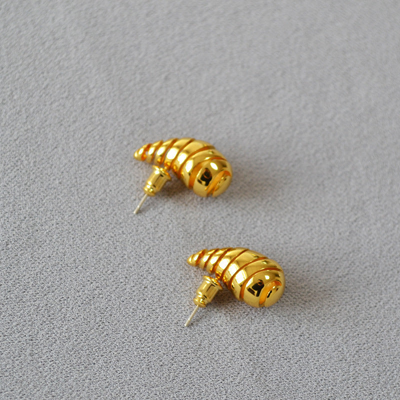 Vintage Handmade Gold Earring
