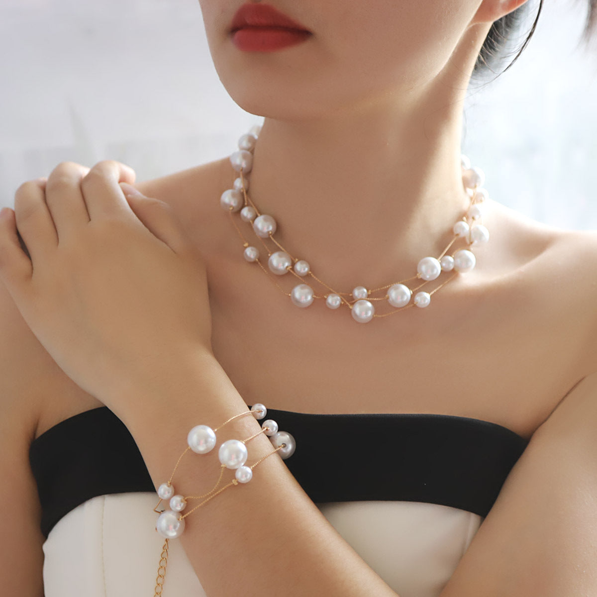 Beautiful Pearl Bracelet with Unique Style