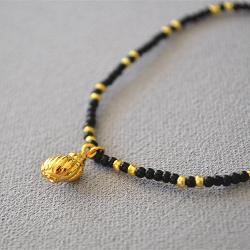 Romantic Gold Bracelet for Special Moments