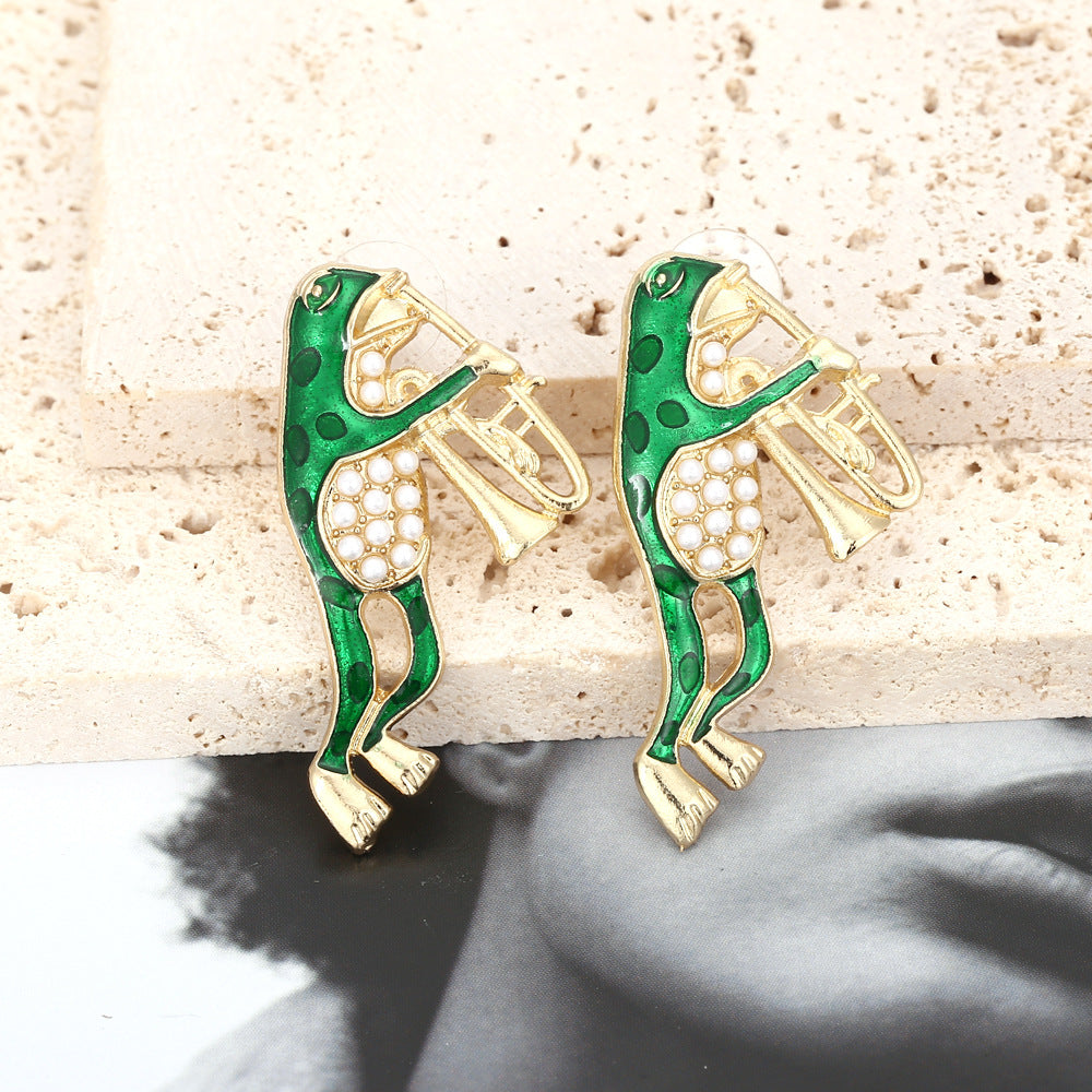 Stunning Pearl Earring for Daily Wear