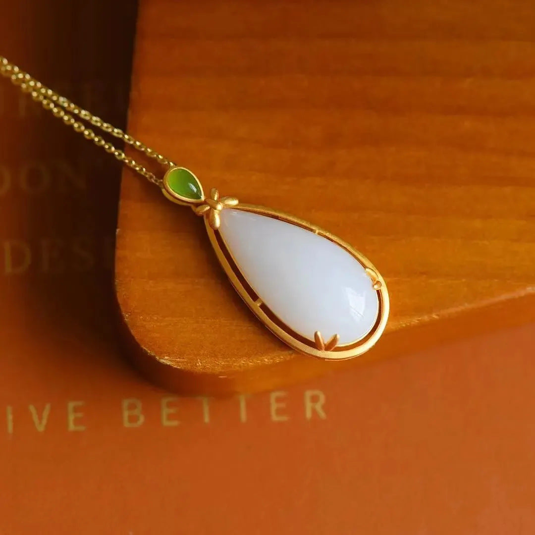 Classic Silver Necklace with Timeless Appeal