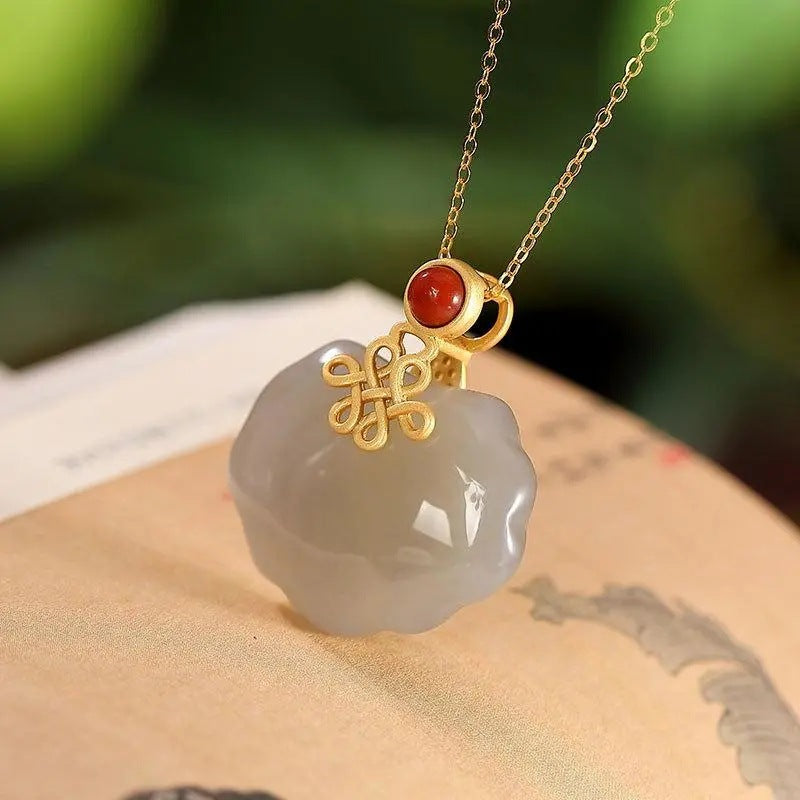 Romantic Gold Pendant for Special Moments