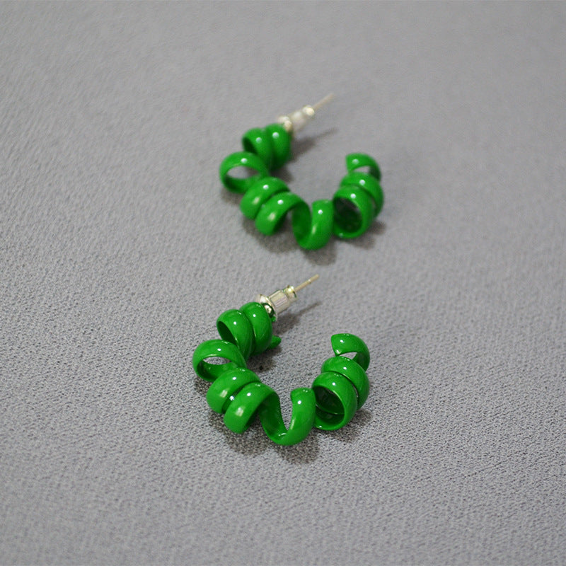 Classic Gold Earring with Timeless Appeal