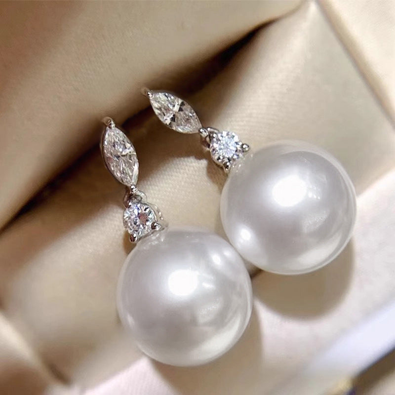 Elegant Pearl Piece for Every Occasion