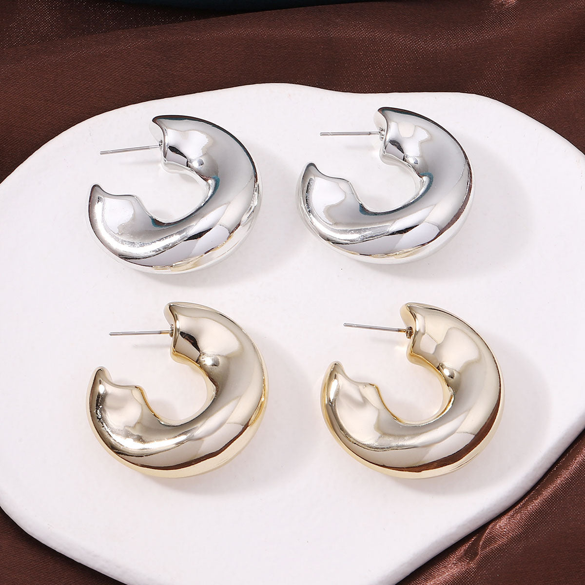 Charming Earring for Any Occasion