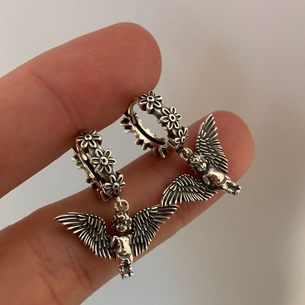 Charming Earring for Any Occasion