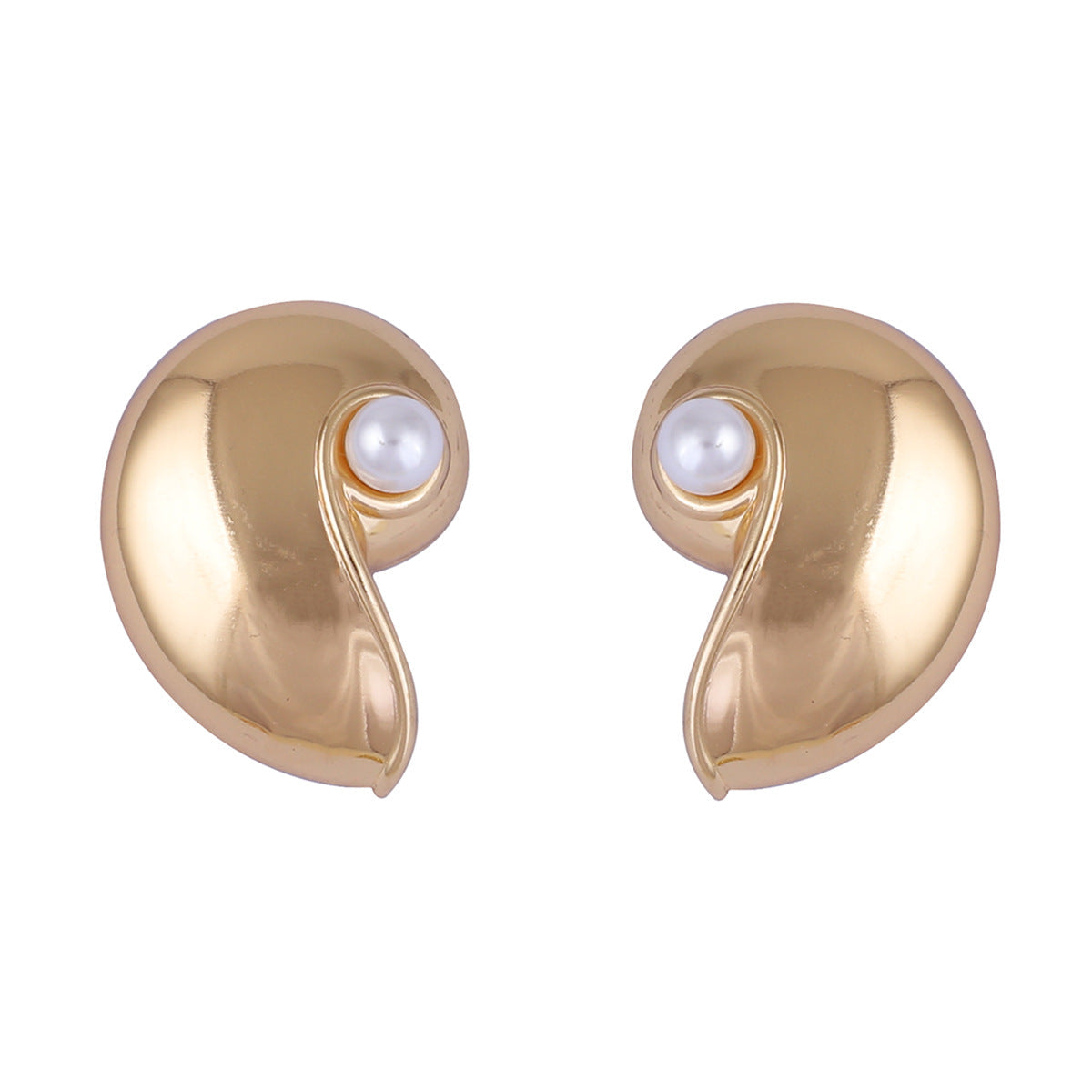 Classic Pearl Earring with Timeless Appeal