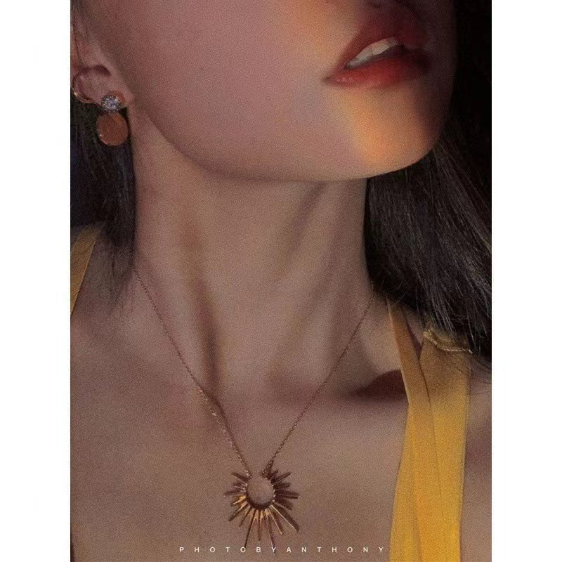 Stunning Gold Necklace for Daily Wear