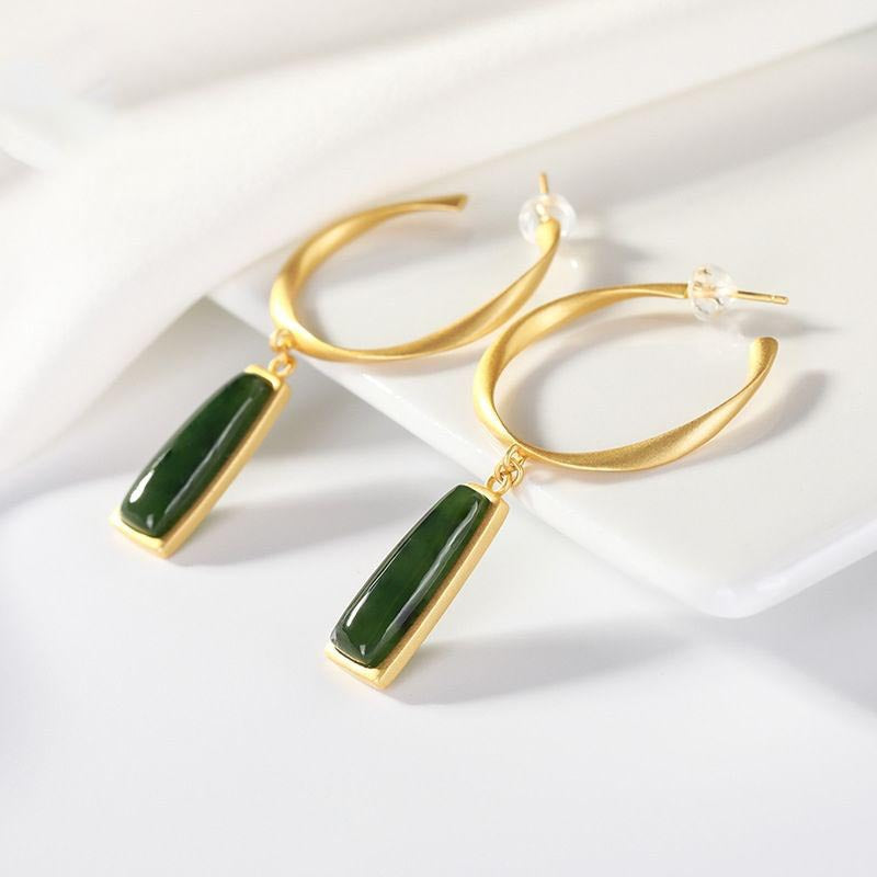 Romantic Silver Earring for Special Moments