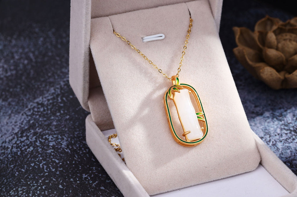 Elegant Gold Necklace for Every Occasion