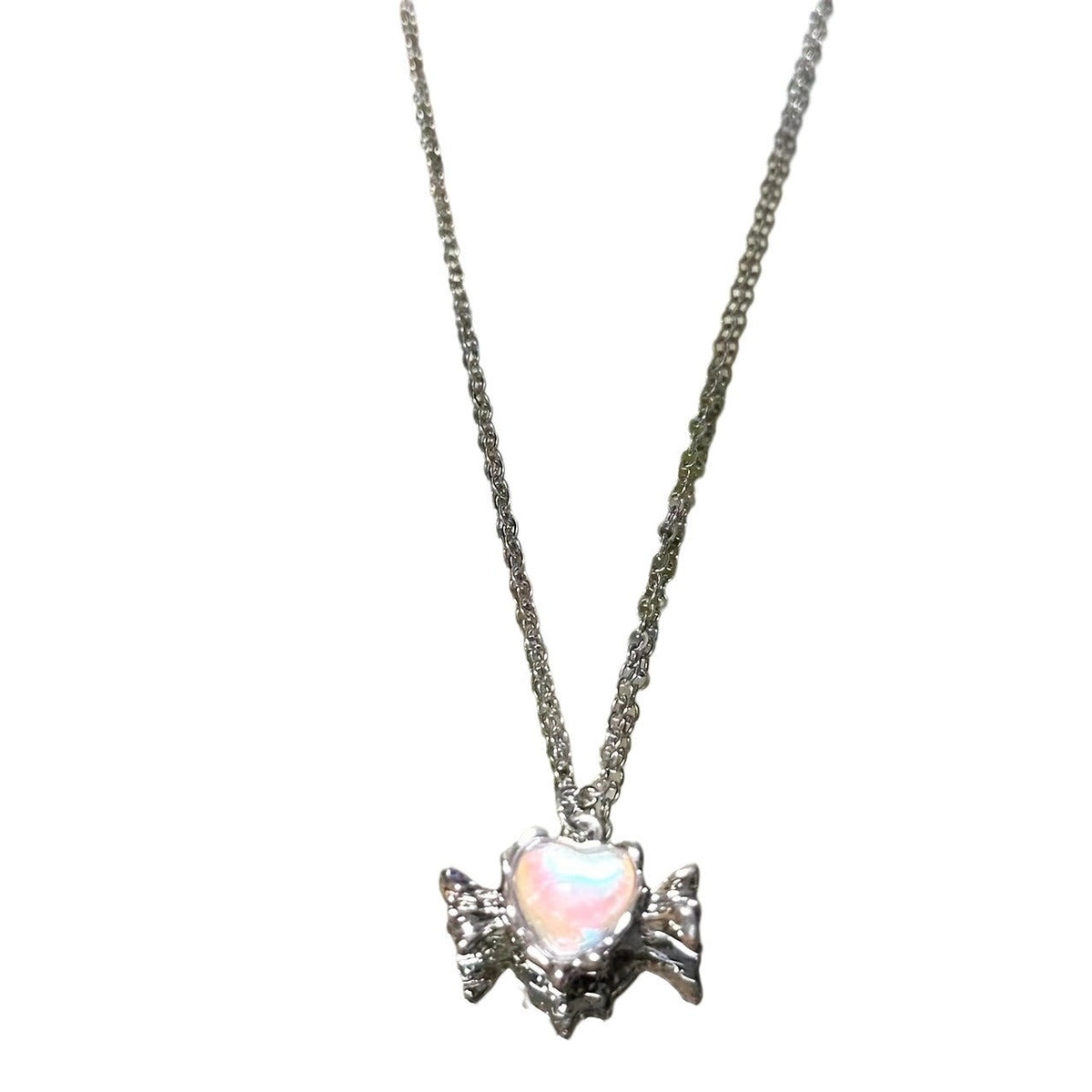 Charming Silver Necklace for Any Occasion