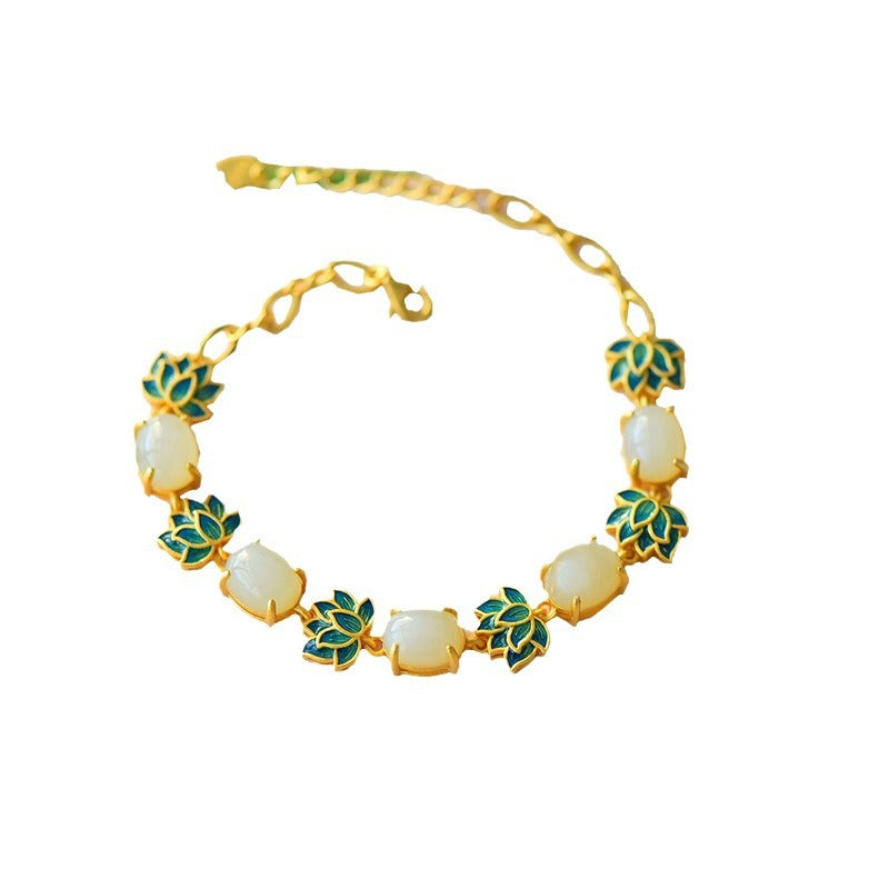 Classic Gold Bracelet with Timeless Appeal