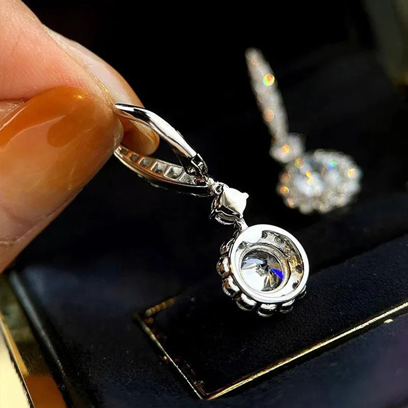 Charming Earring for Any Occasion