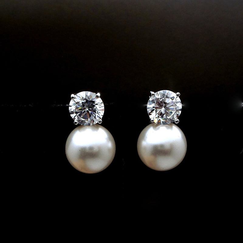 Classic Pearl Earring with Timeless Appeal