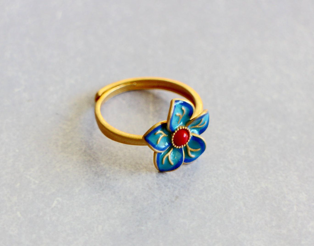 Stunning Gold Ring for Daily Wear
