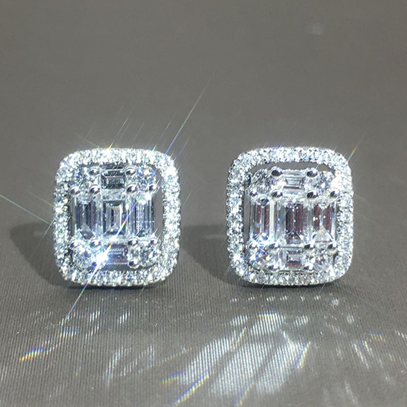 Romantic Gold Earring for Special Moments