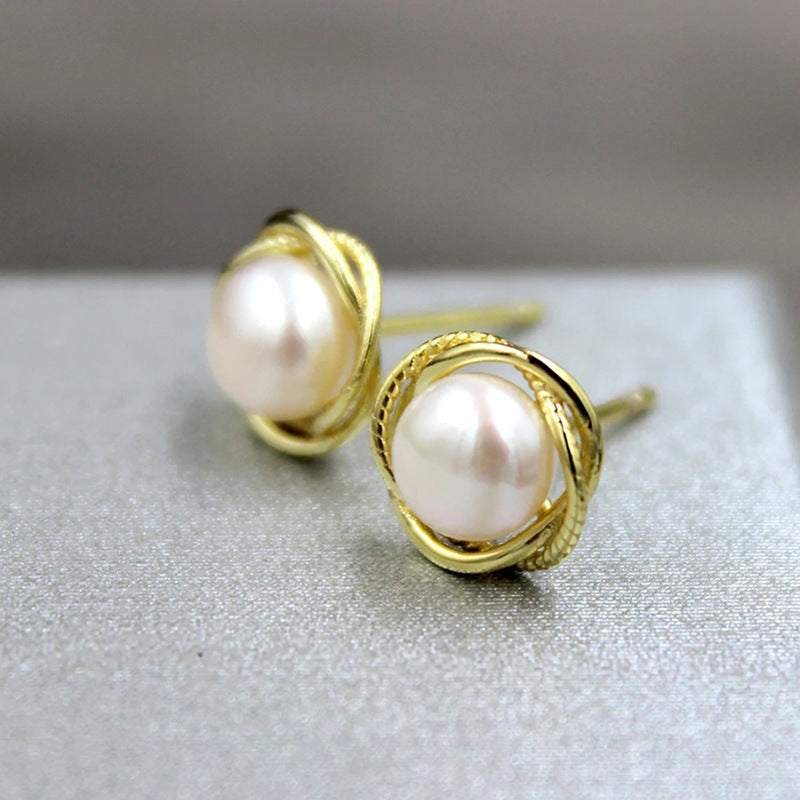 Romantic Pearl Earring for Special Moments