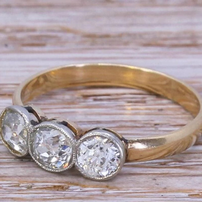 Charming Gold Ring for Any Occasion