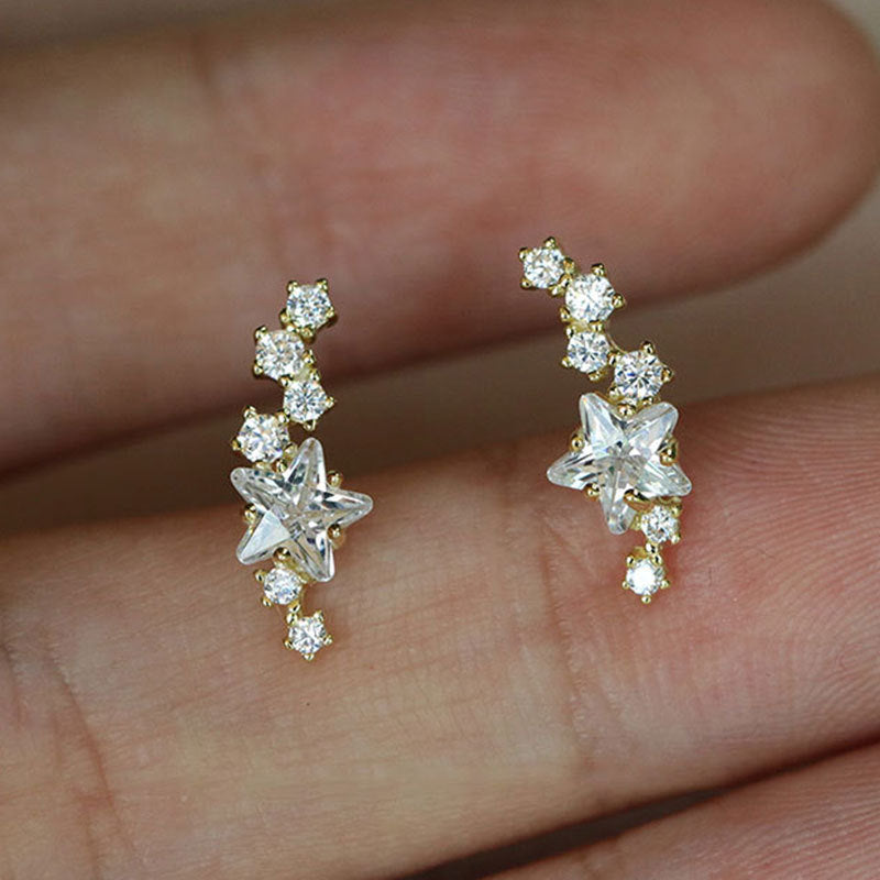 Charming Gold Earring for Any Occasion