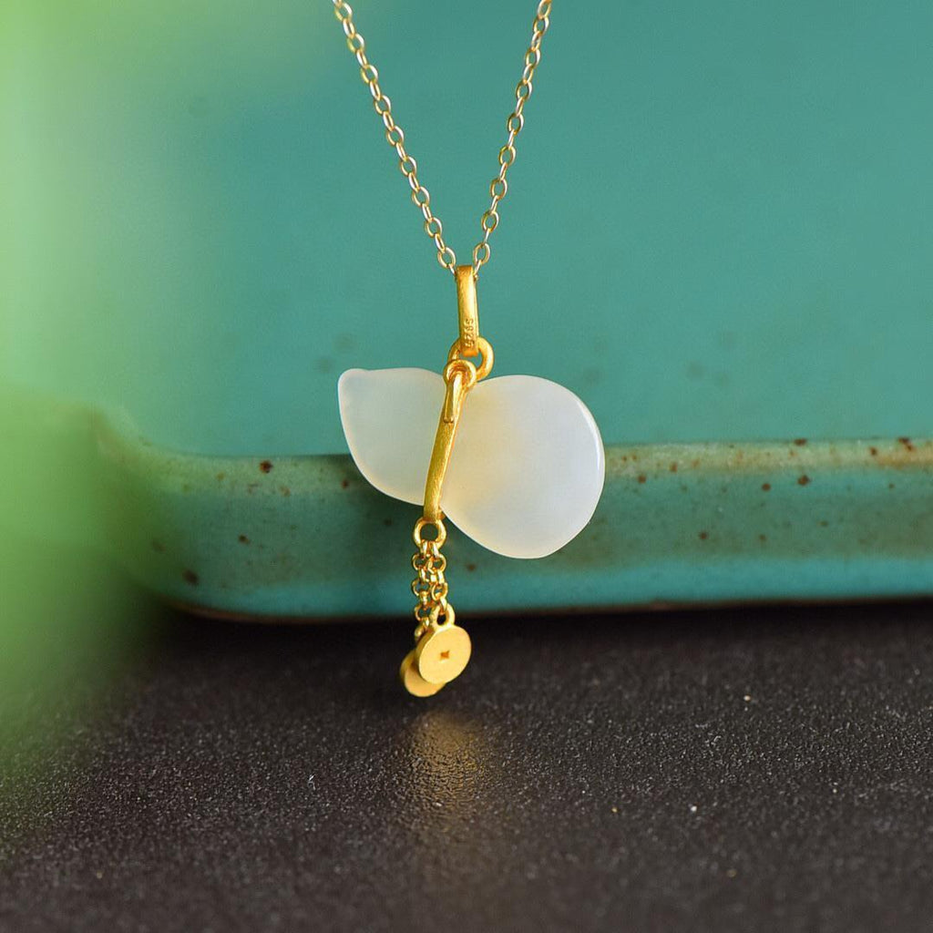 Stunning Silver Necklace for Daily Wear
