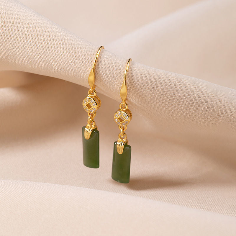Romantic Silver Earring for Special Moments