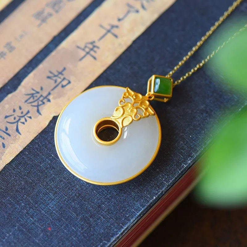 Stunning Gold Necklace for Daily Wear