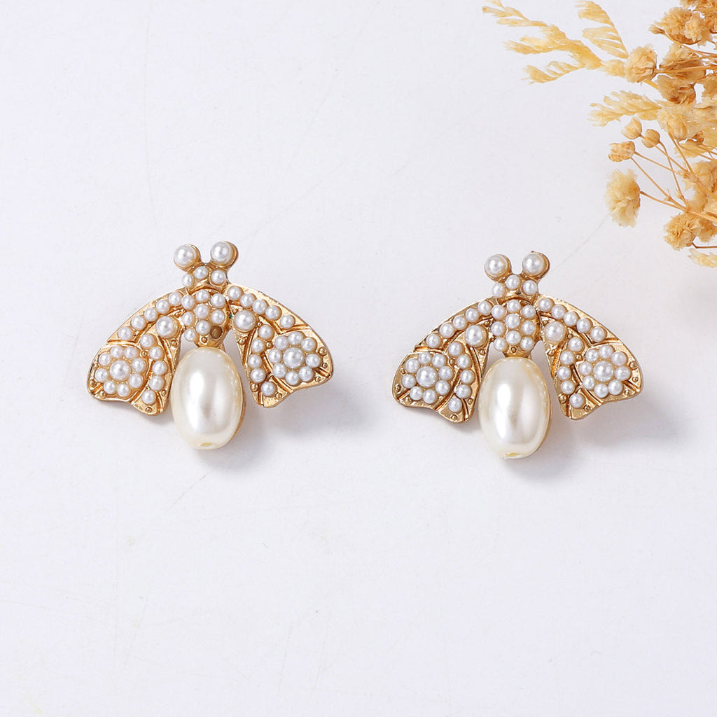 Romantic Pearl Earring for Special Moments