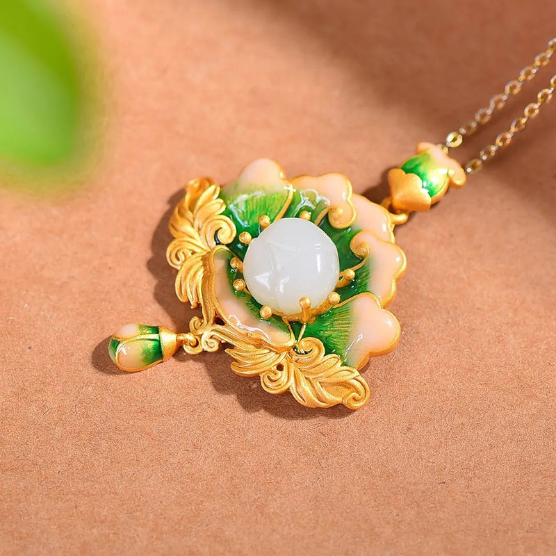 Classic Silver Necklace with Timeless Appeal