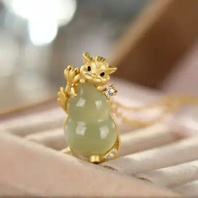 Romantic Silver Necklace for Special Moments