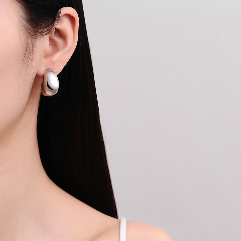 Romantic Gold Earring for Special Moments