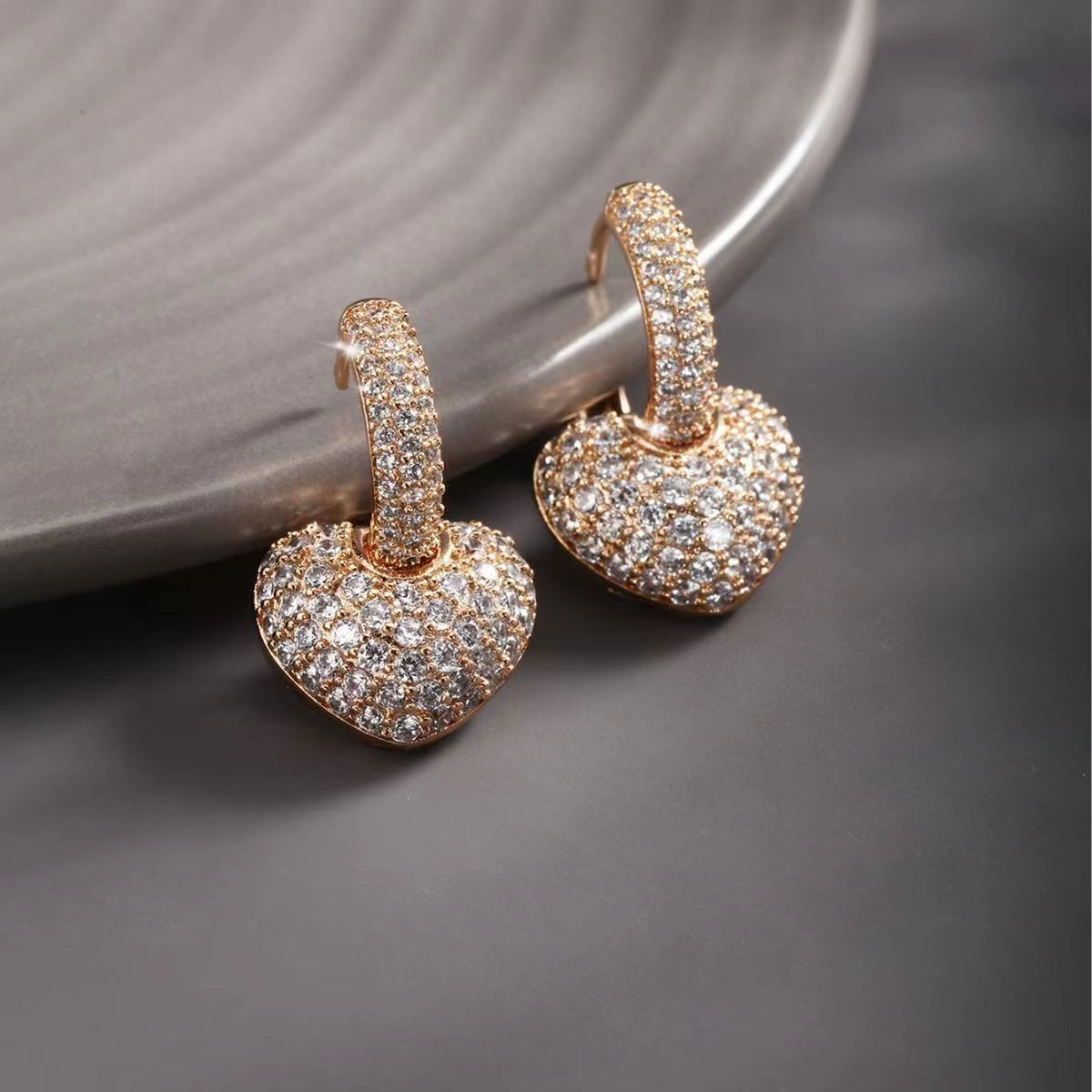 Charming Earring for Any Occasion