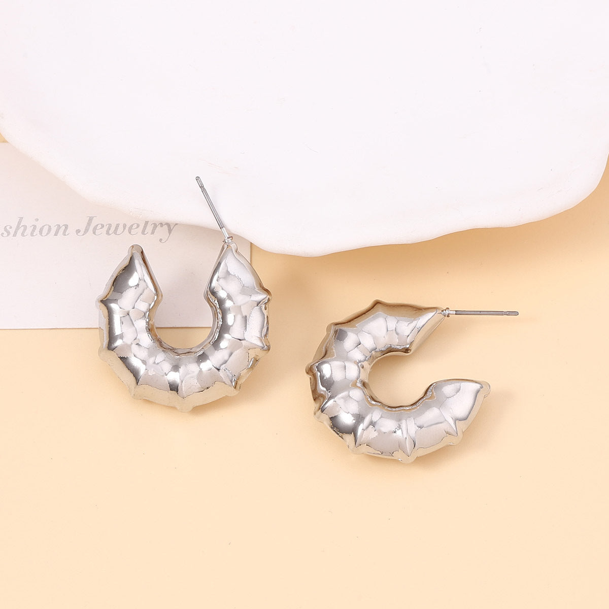 Charming Earring for Any Occasion
