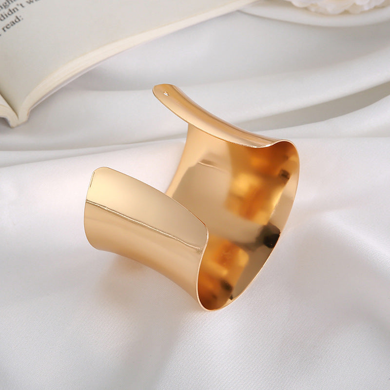 Classic Bracelet with Timeless Appeal