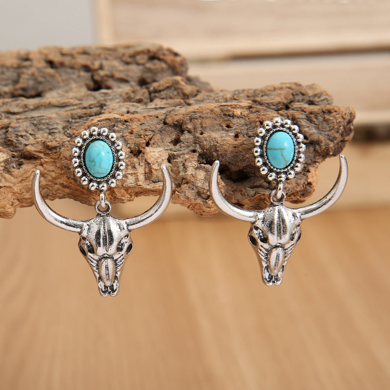 Romantic Silver Earring for Special Moments