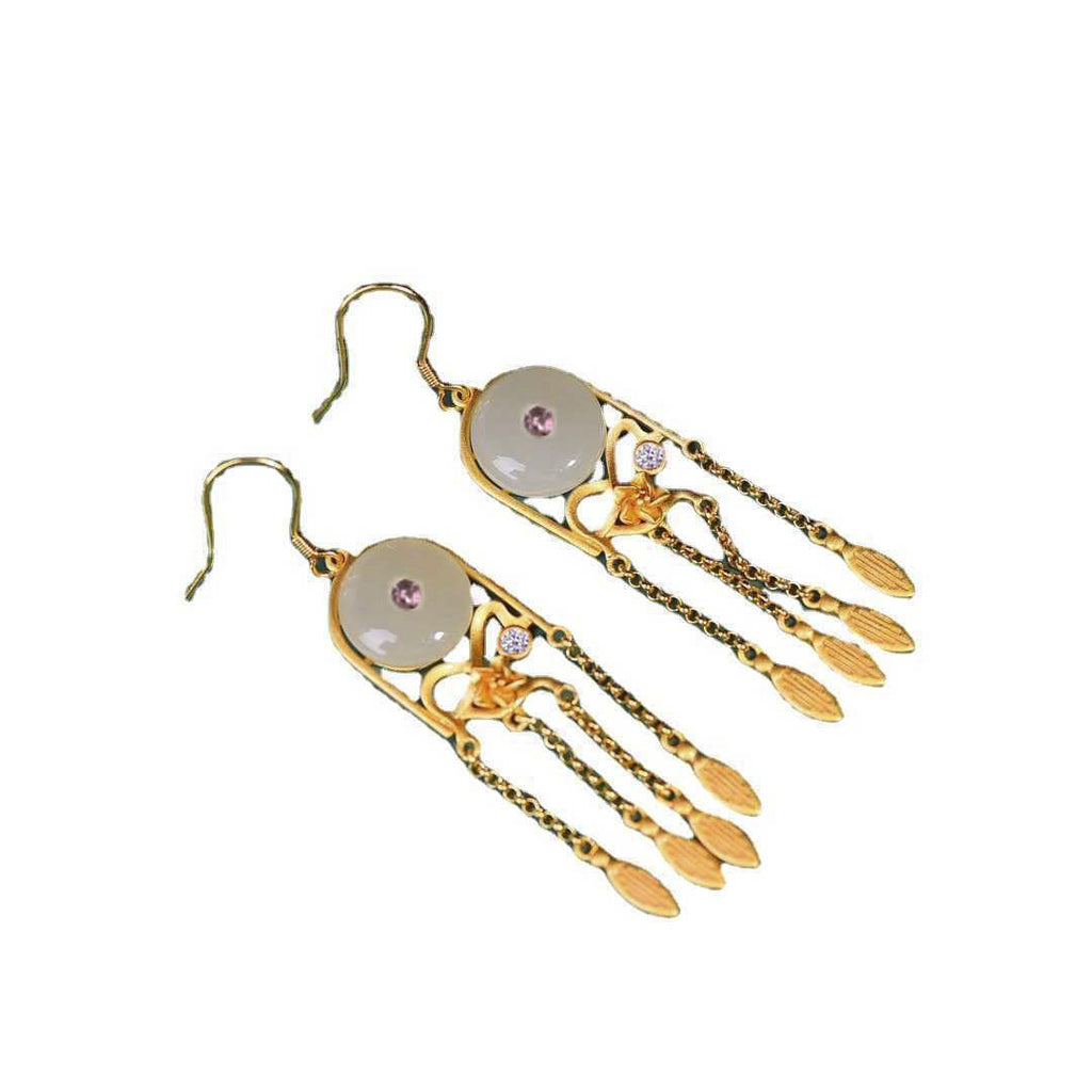 Charming Gold Earring for Any Occasion