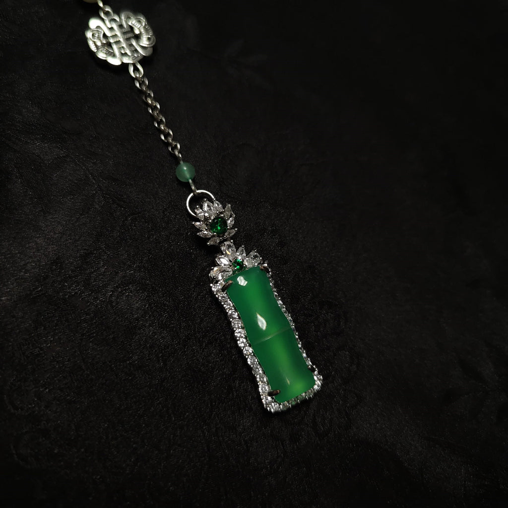 Elegant Pendant for Every Occasion