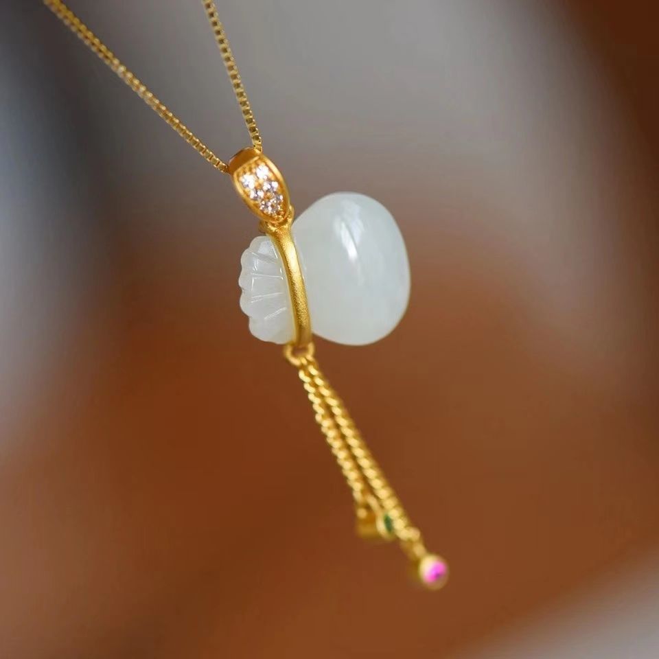 Beautiful Silver Pendant with Unique Style