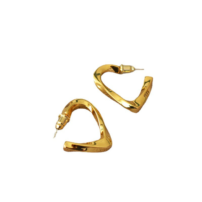 Classic Gold Earring with Timeless Appeal
