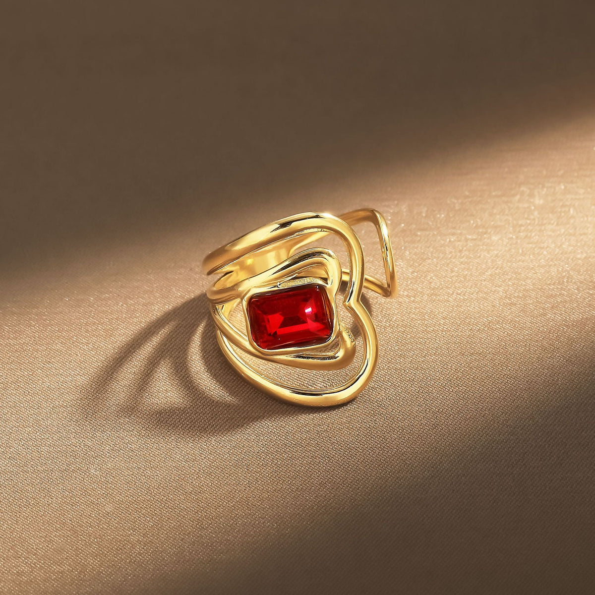 Classic Gold Bracelet with Timeless Appeal