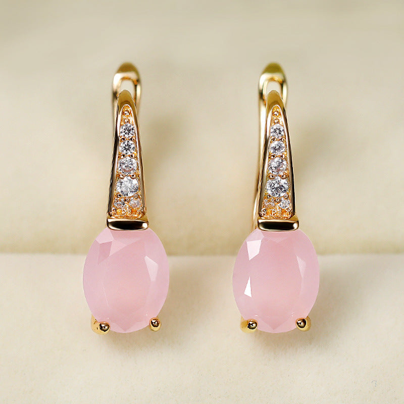 Beautiful Gold Earring with Unique Style