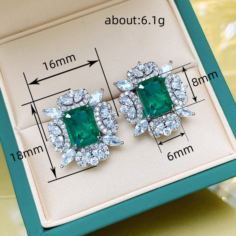 Charming Earring for Any Occasion